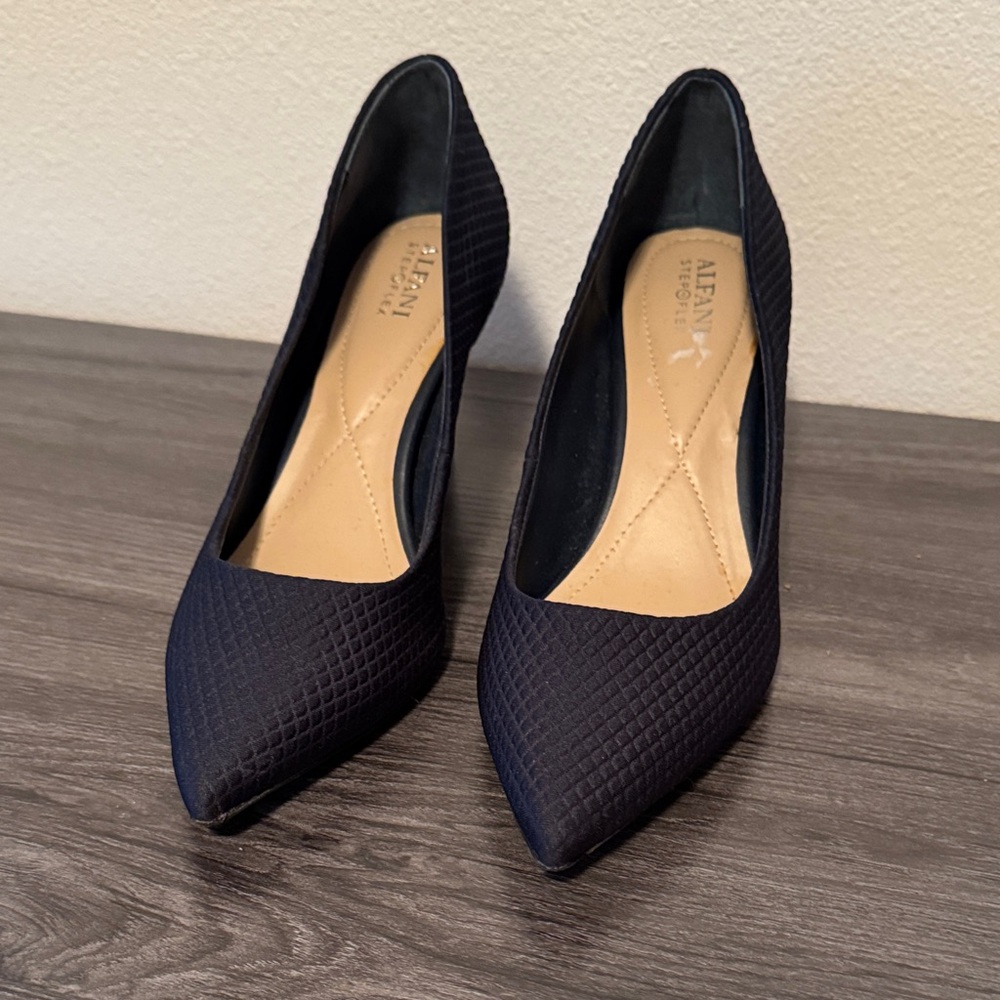 Alfani Women's Textured Navy blue Heels